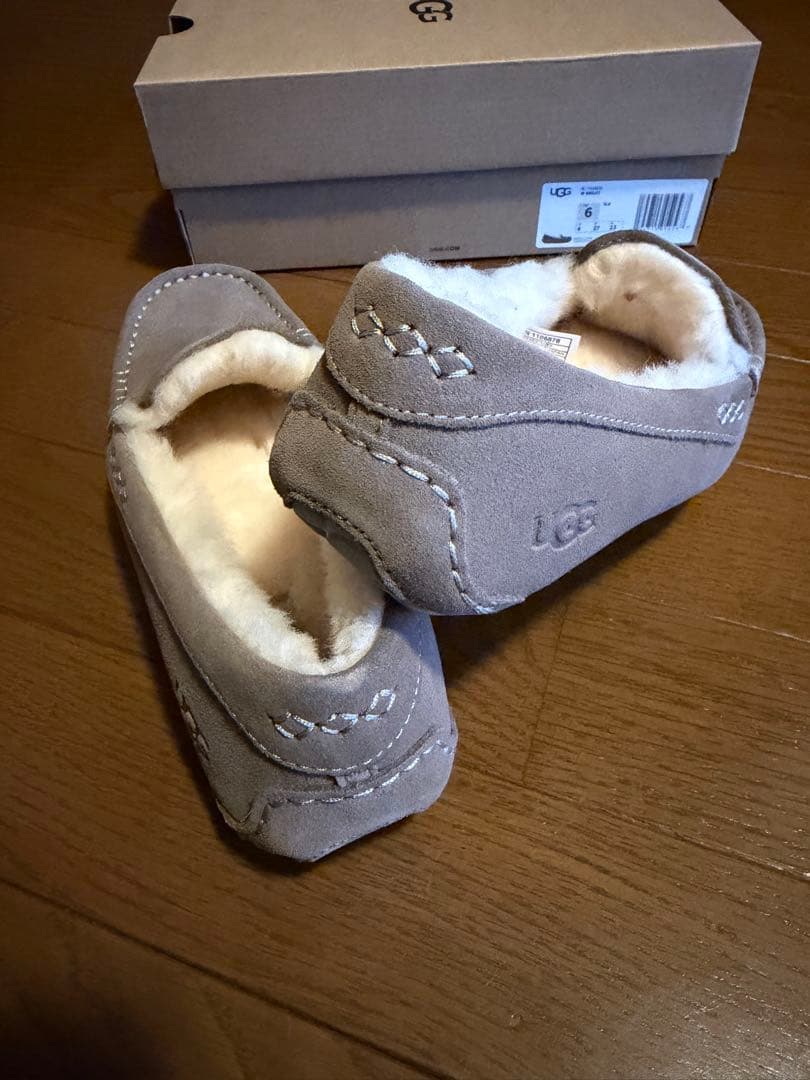新品　未使用　UGG 23㎝　アンスレー ムートン モカシン スレート US6