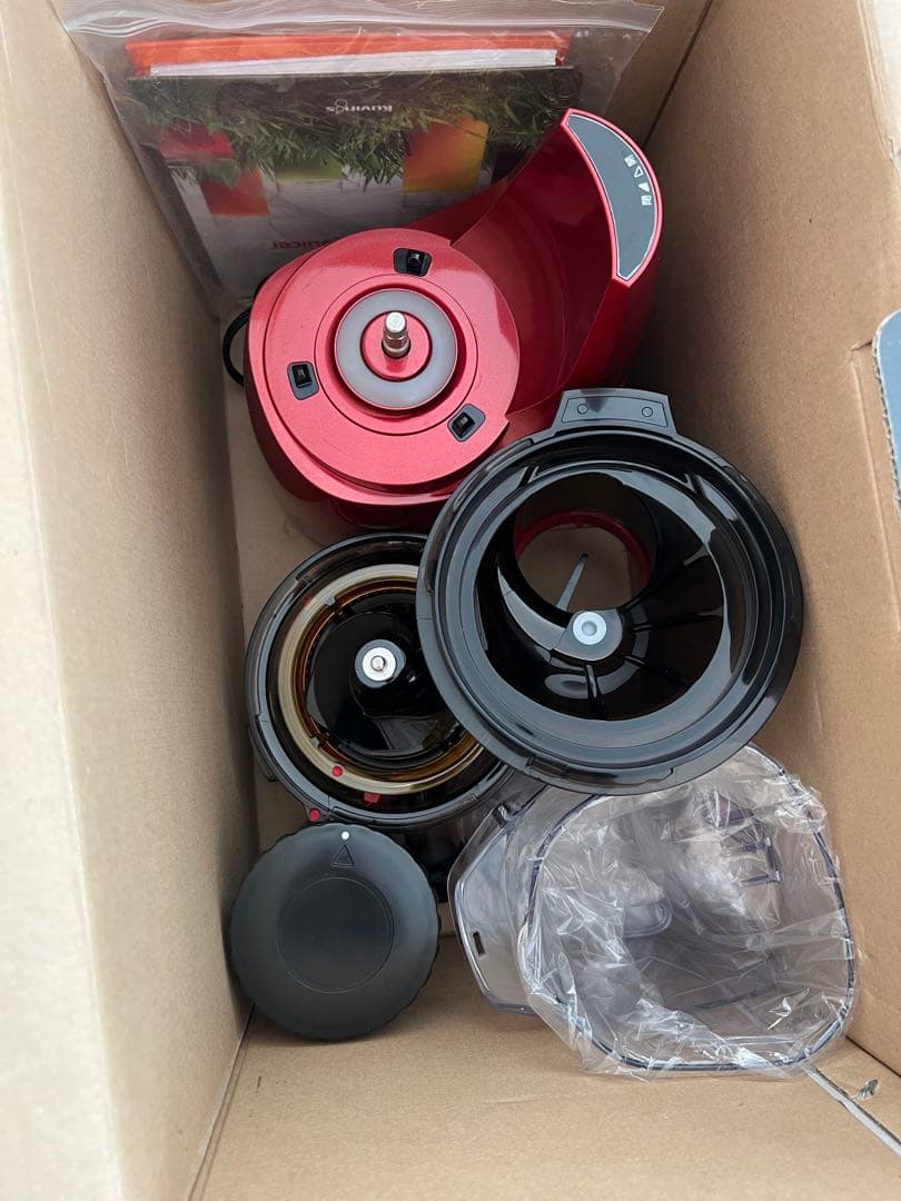 未使用品　KUVINGS　ホールスロージューサー　JSG-641M