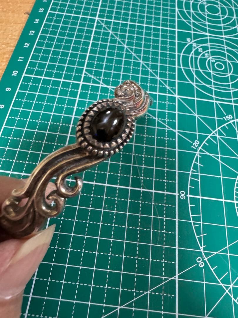 ブラック・スター　シルバー製バングル