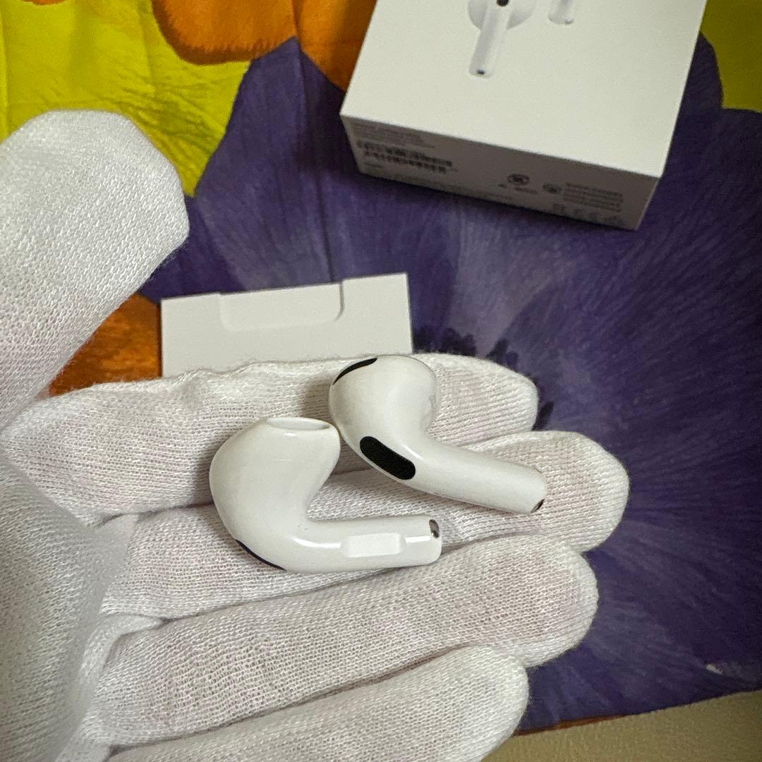 ち*い様 Apple AirPods 4 アクティブノイズキャンセリング搭載　保