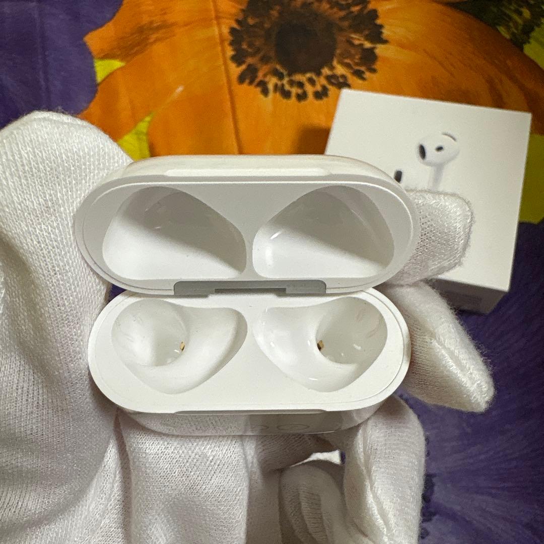 ち*い様 Apple AirPods 4 アクティブノイズキャンセリング搭載　保