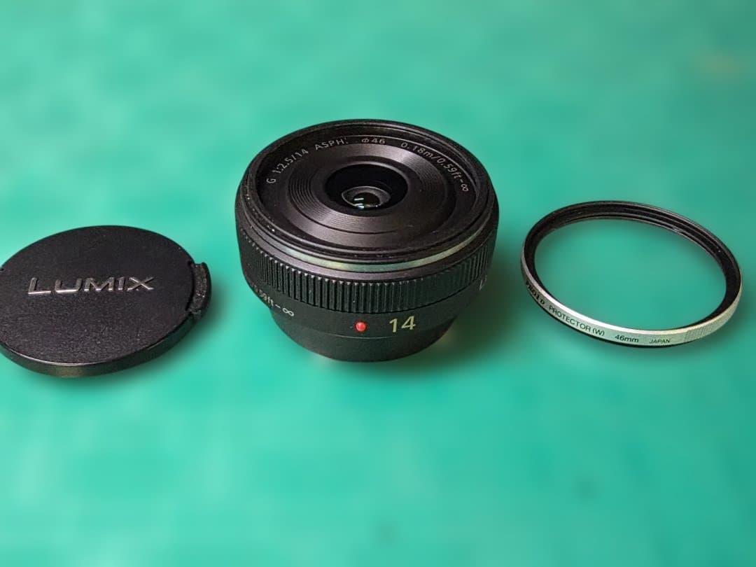 Panasonic Lumix 14mm F2.5 H-H014 M43レンズ
