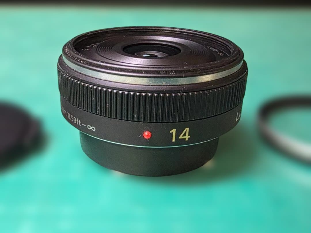 Panasonic Lumix 14mm F2.5 H-H014 M43レンズ