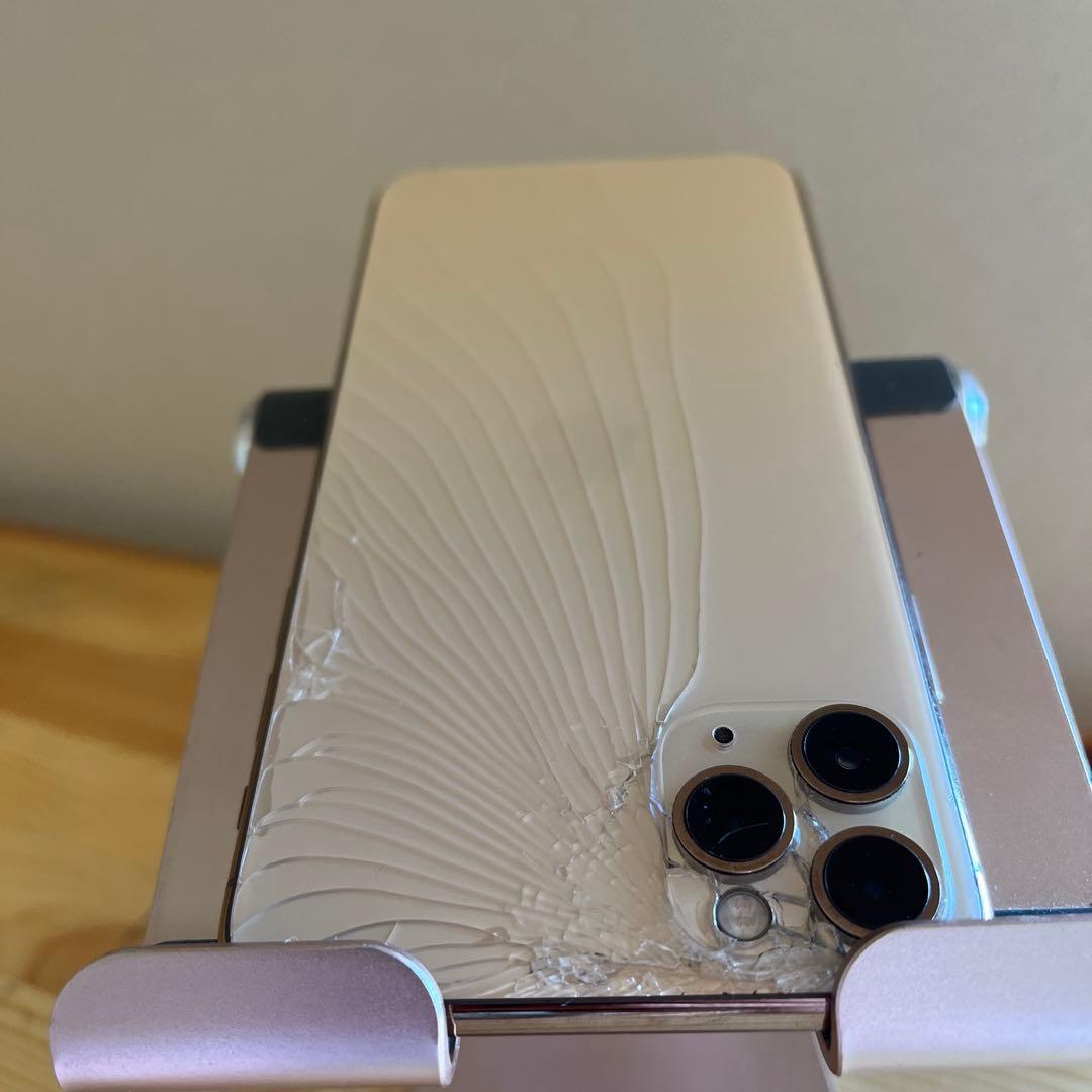 バッテリー100%iPhone11 Pro Max 256GB ゴールド　裏面割