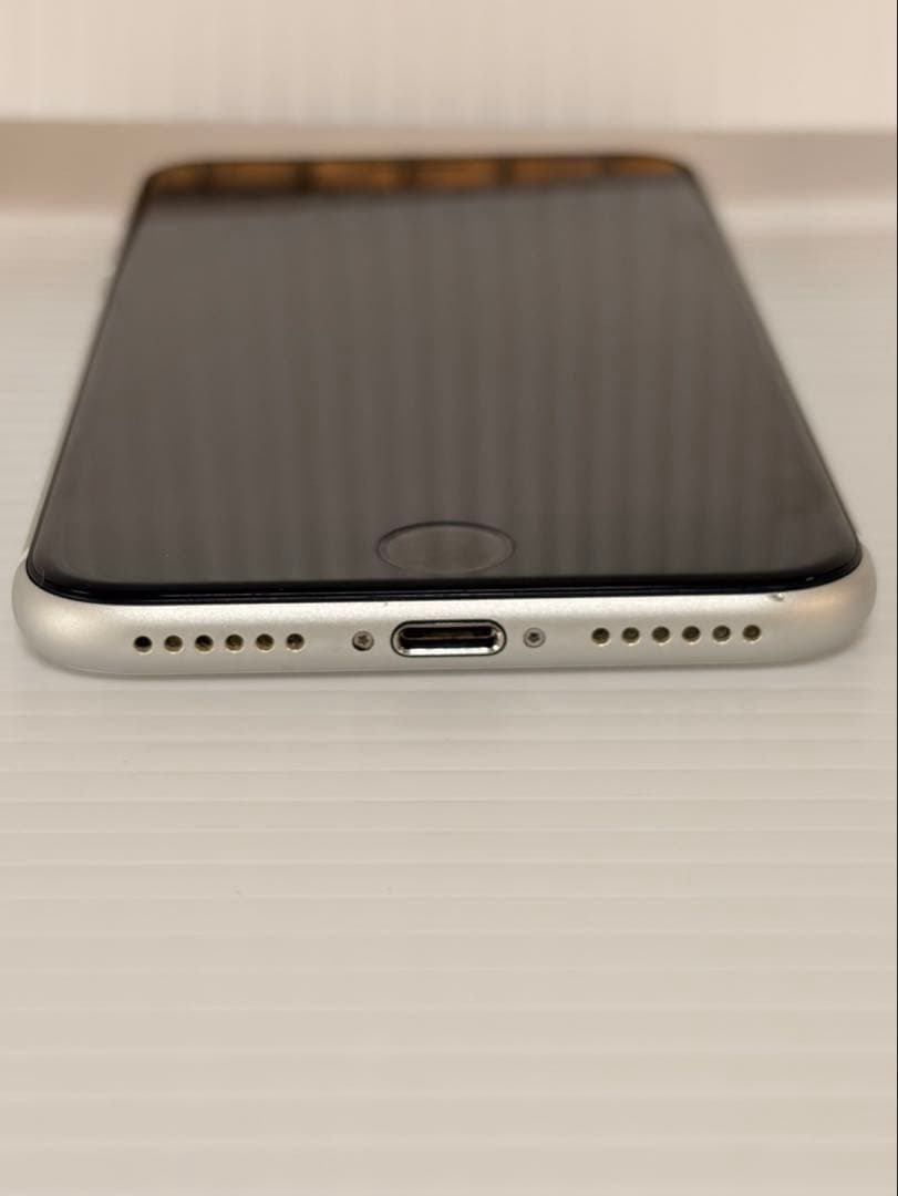 iPhone SE2 ホワイト64GB SIMフリー 美品
