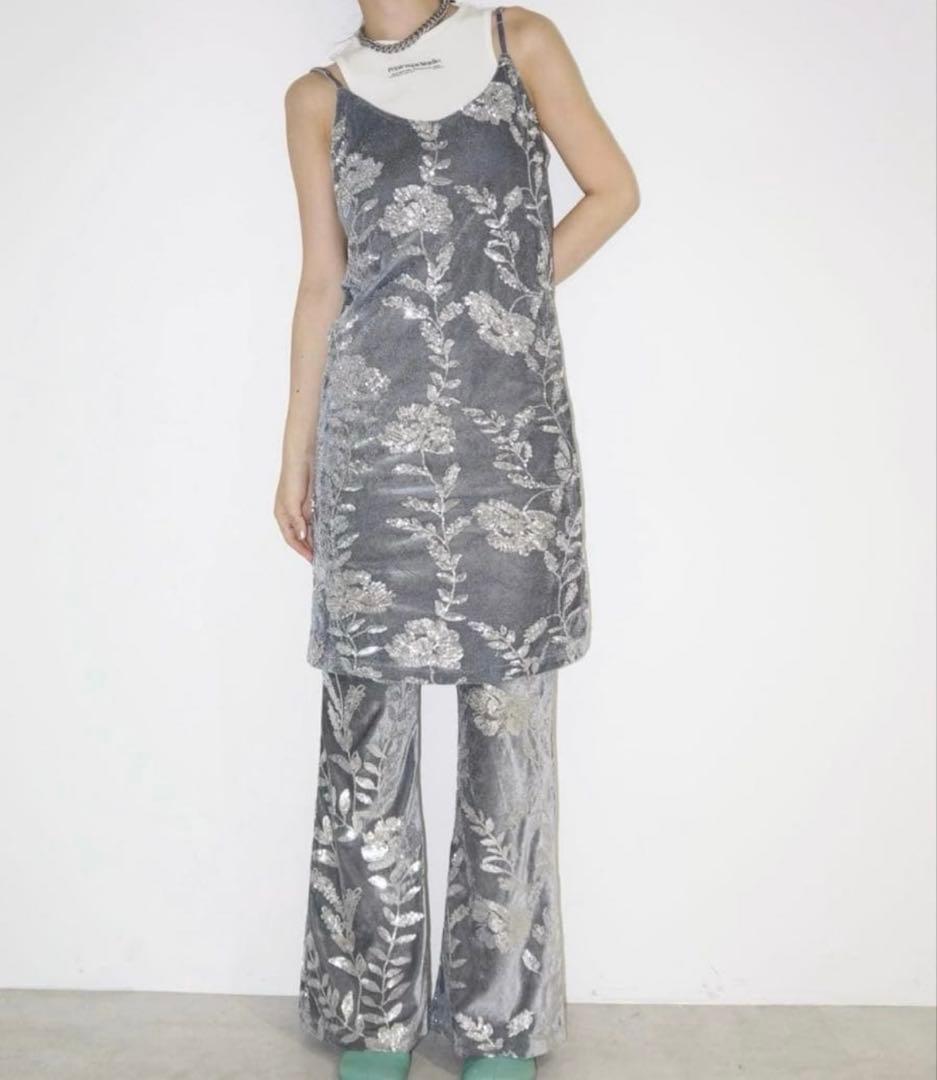 musubore スパンコールパンツ＆スパンコールキャミ セットアップ