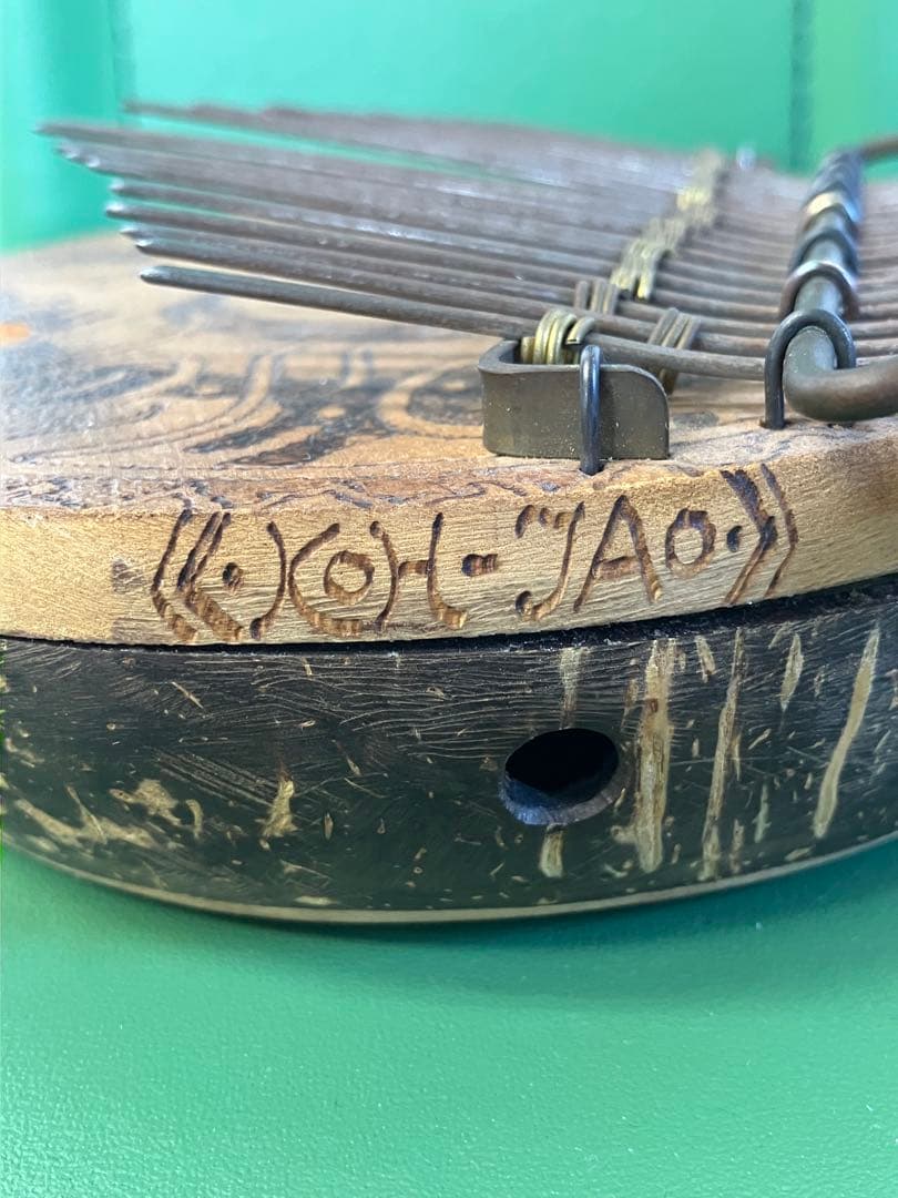 プロ使用 民族楽器カリンバ (親指ピアノ)17キー 天然椰子の実製ヴィンテージ風