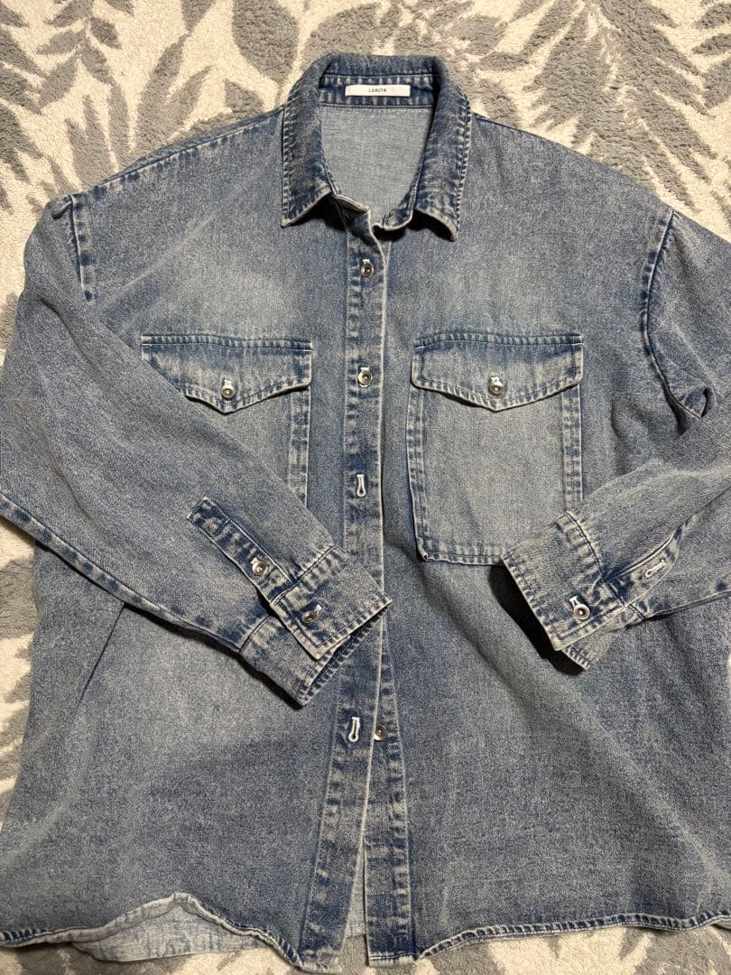 larutaオーバーデニムシャツ