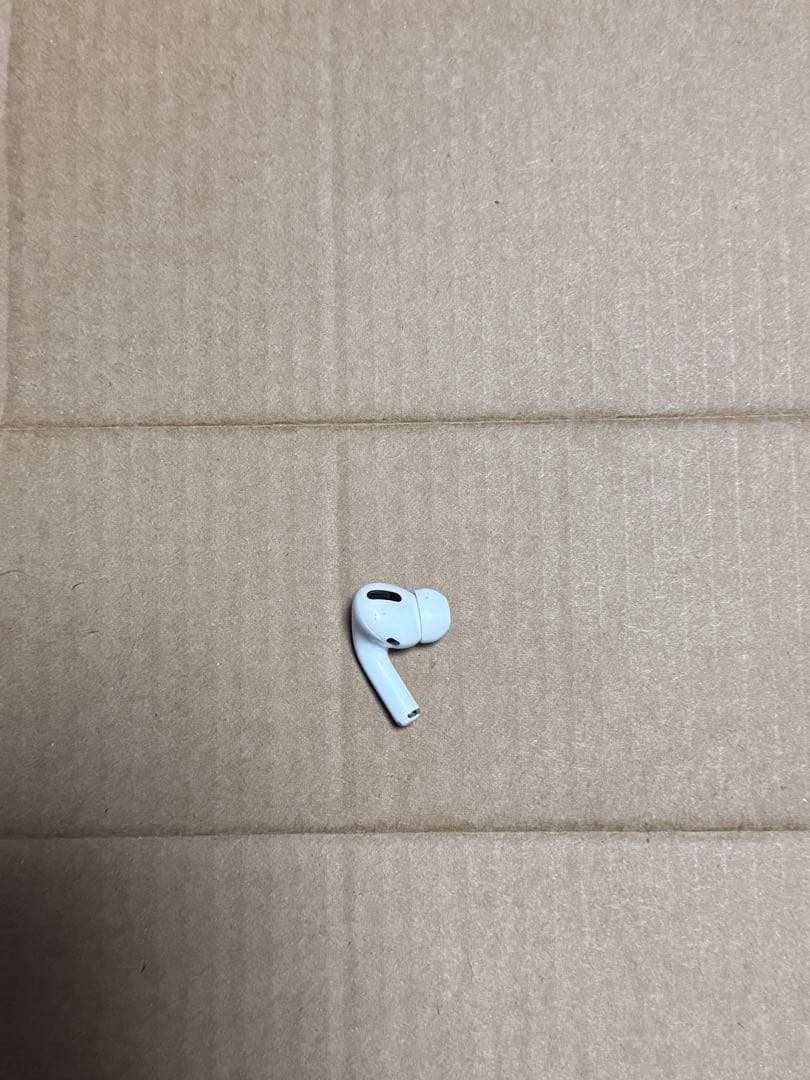 AirPods Pro 片耳(左)本体 ホワイト 充電ケース付き