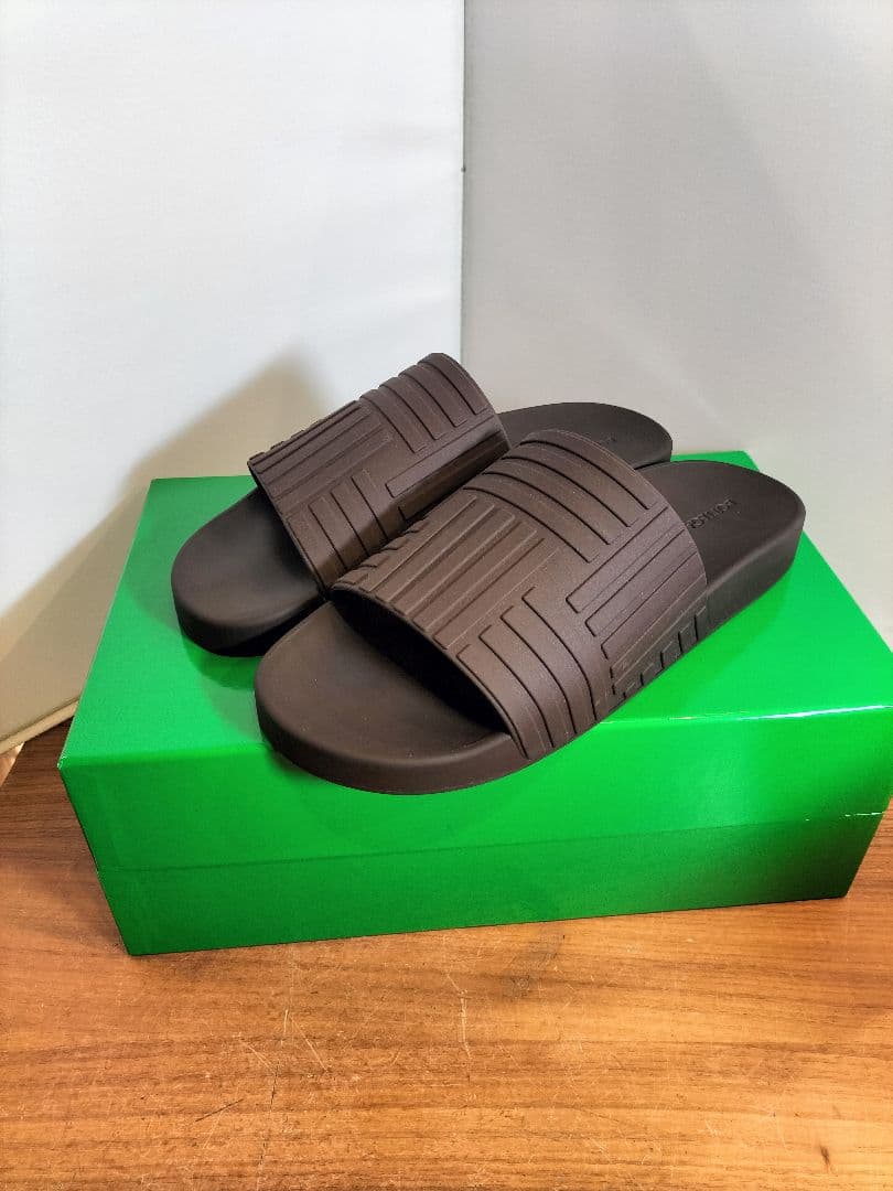 美品　BOTTEGA VENETA スライドサンダル 42　ブラウン