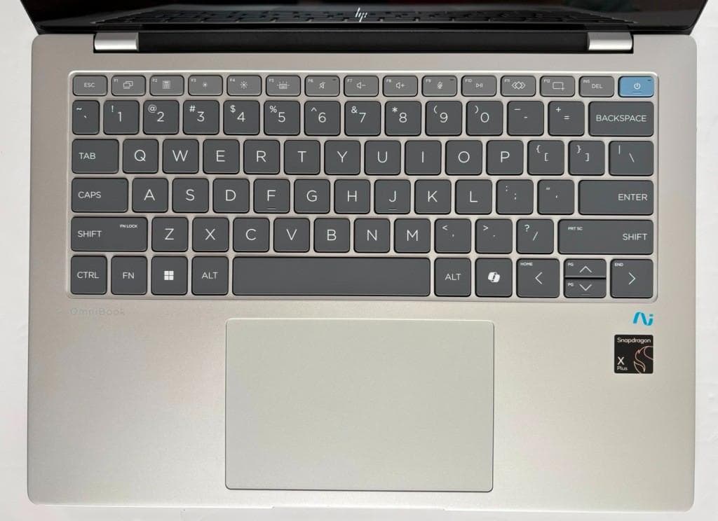 Windowsノート本体 HP OmniBook X 14-fe (Snapdragon X)