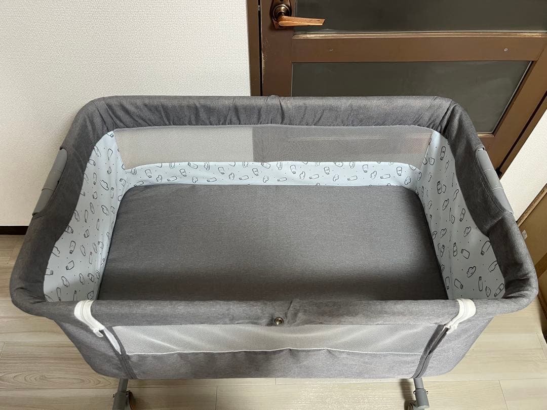 ZOOBLY ベビーベッド 蚊帳・ベッドサイド収納付き