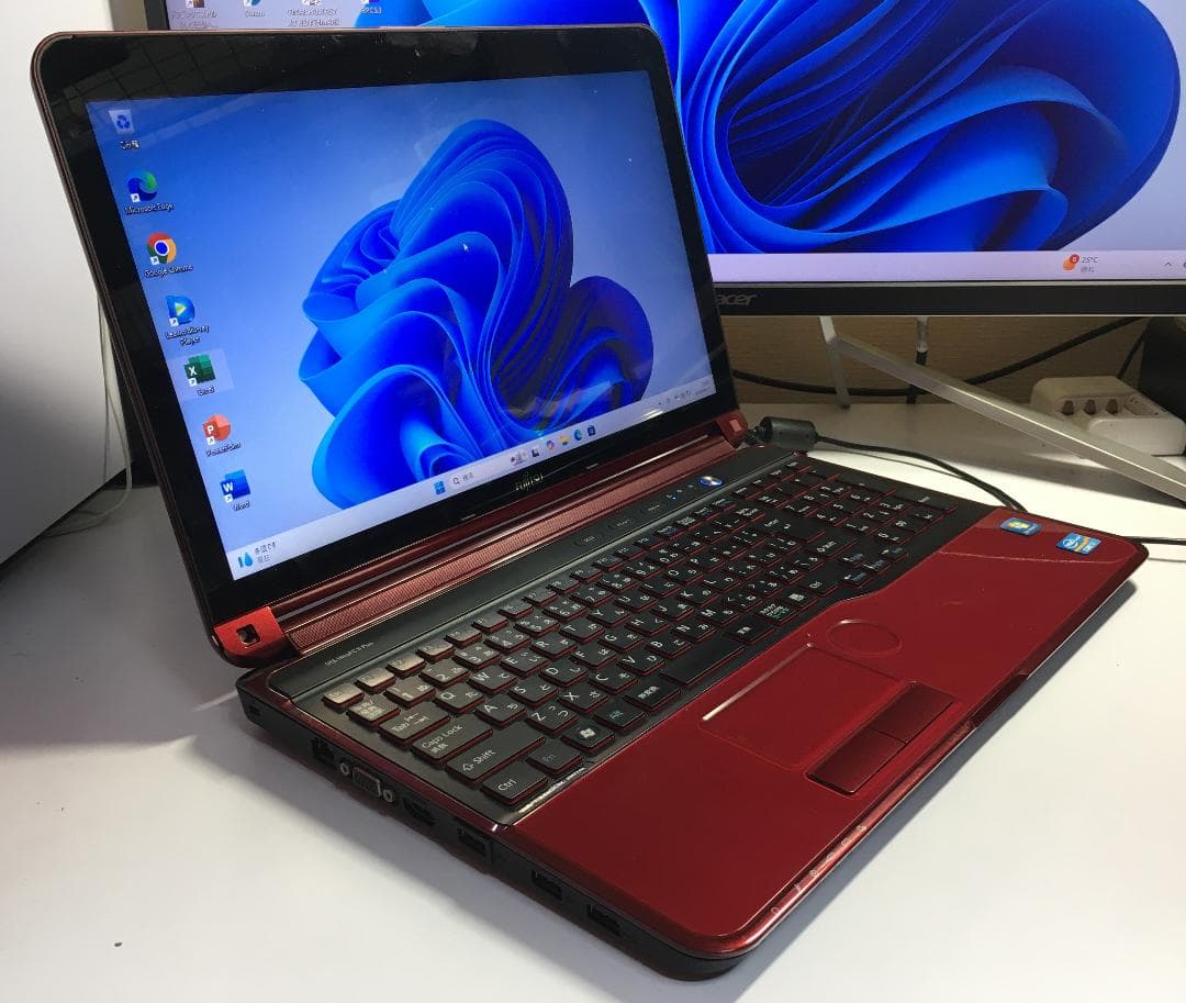 富士通FMV LIFEBOOK AH77/H Windows11