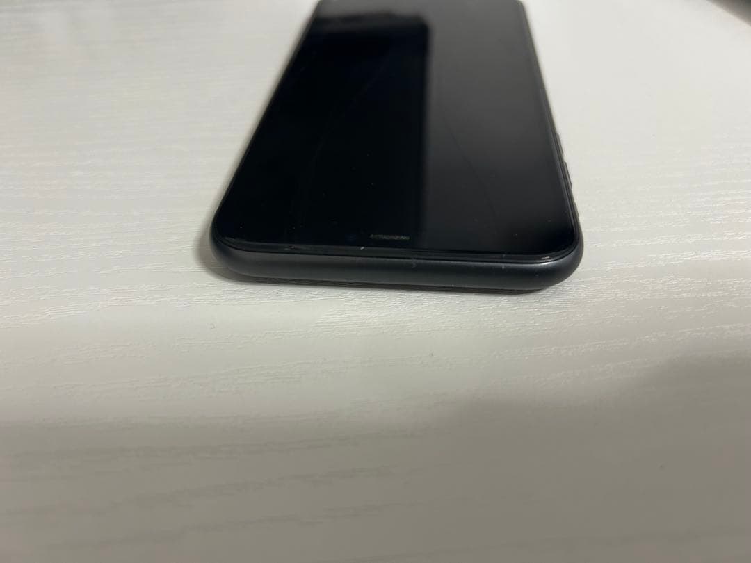 iPhone 11 ブラック 本体 ひび割れあり