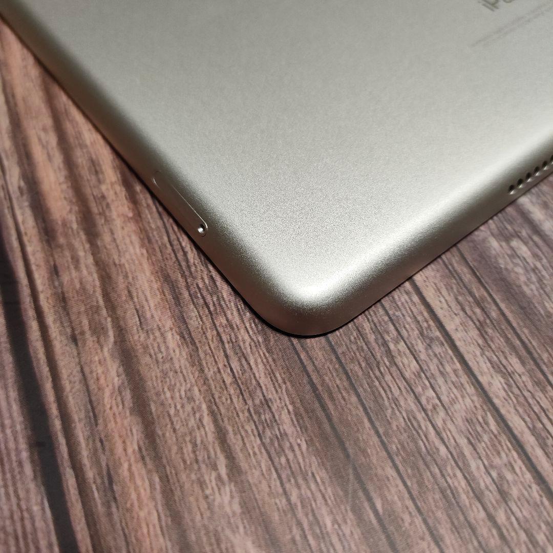iPad 第6世代 32GB SIMフリー 美品