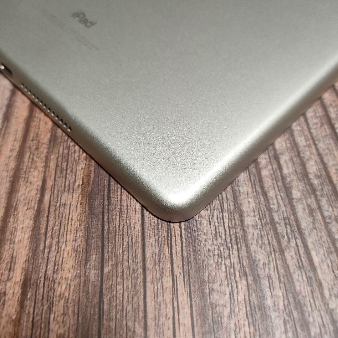 iPad 第6世代 32GB SIMフリー 美品