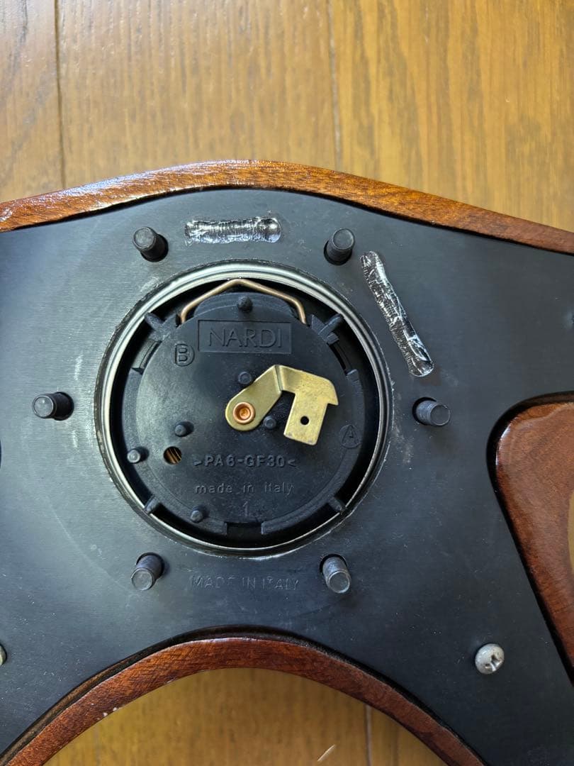 ナルディステアリング ガラ4