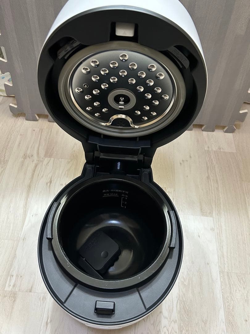 【美品・箱付】シャープヘルシオホットクック 電 気調理鍋 KN-HW10E-W