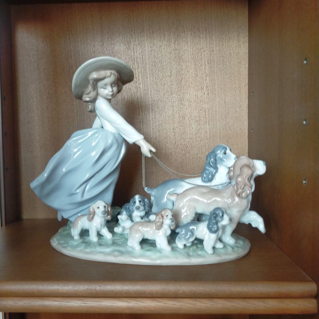 LLADRO　リヤドロ　仔犬達の行進　少女と犬の陶器置物