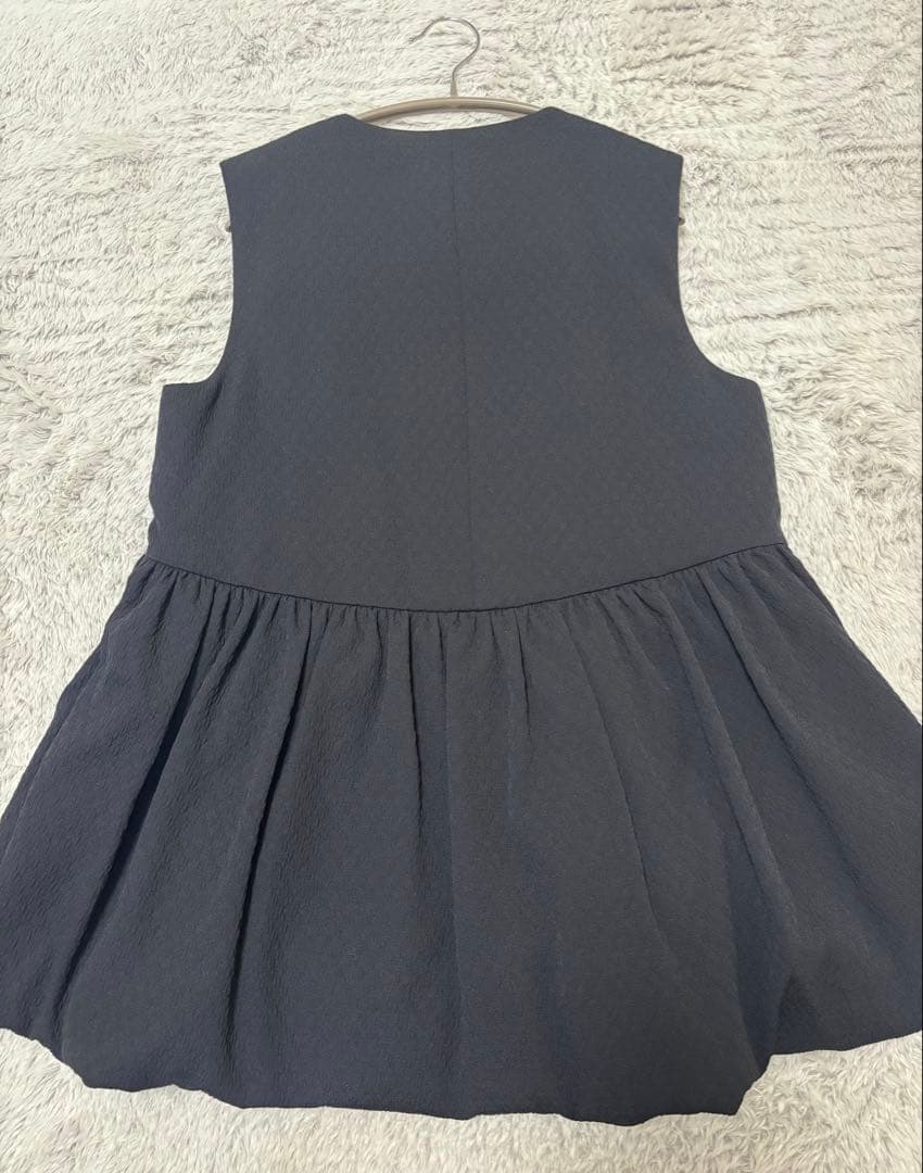 エムプルミエ　クチュール　ダイヤジャガードペプラムダウンベスト