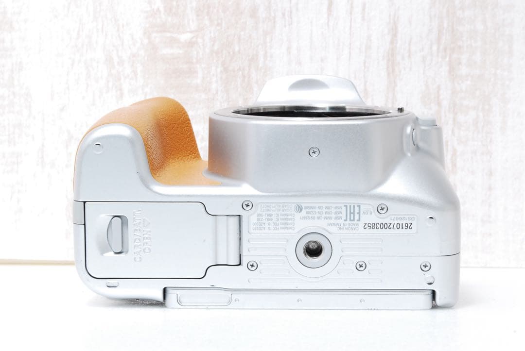 ❤️希少カラーボディ❤️シルバー❤️Wi-Fi搭載❤️Canon Kiss X9