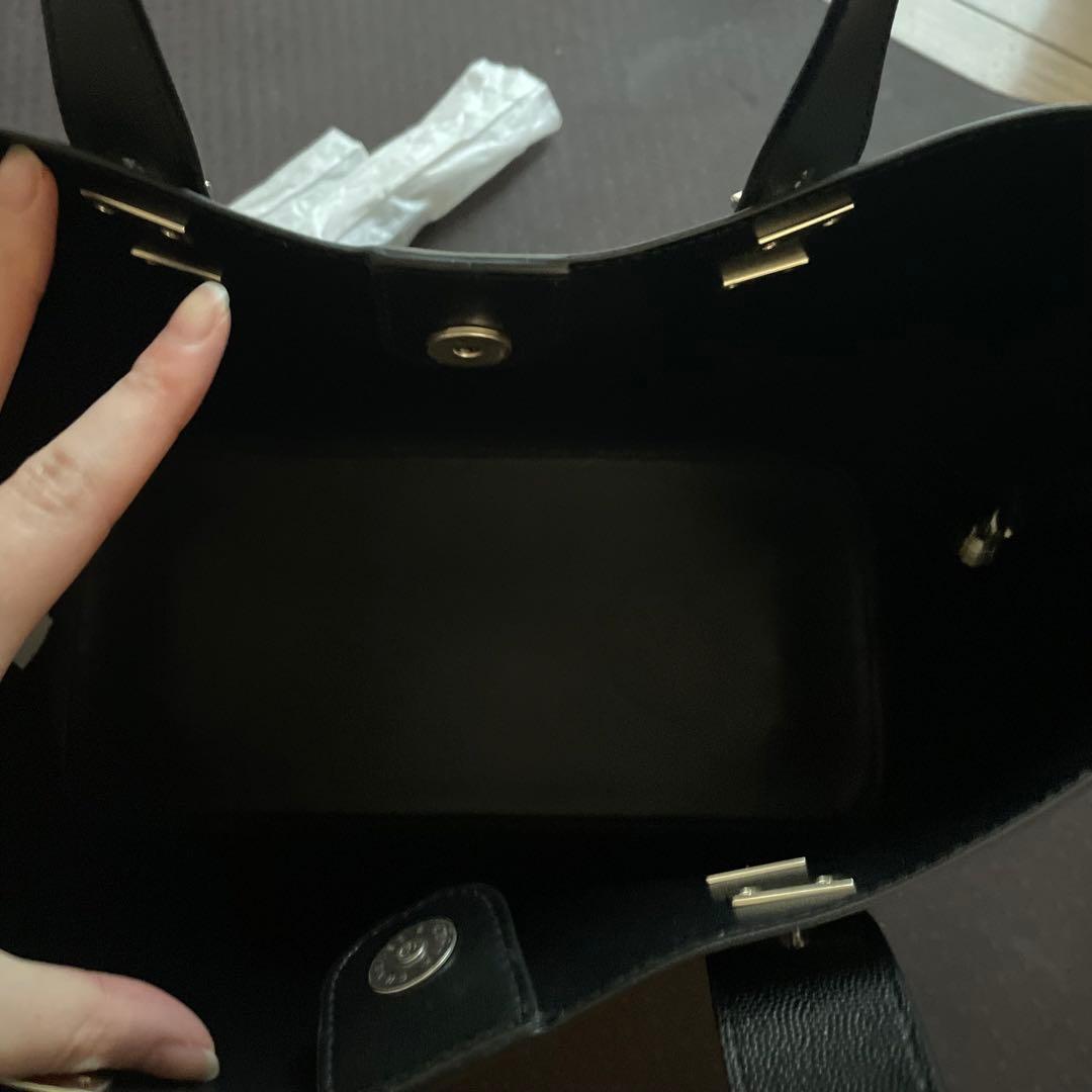 CHARLES & KEITH ダブルハンドル スラウチーバッグ（A4対応）