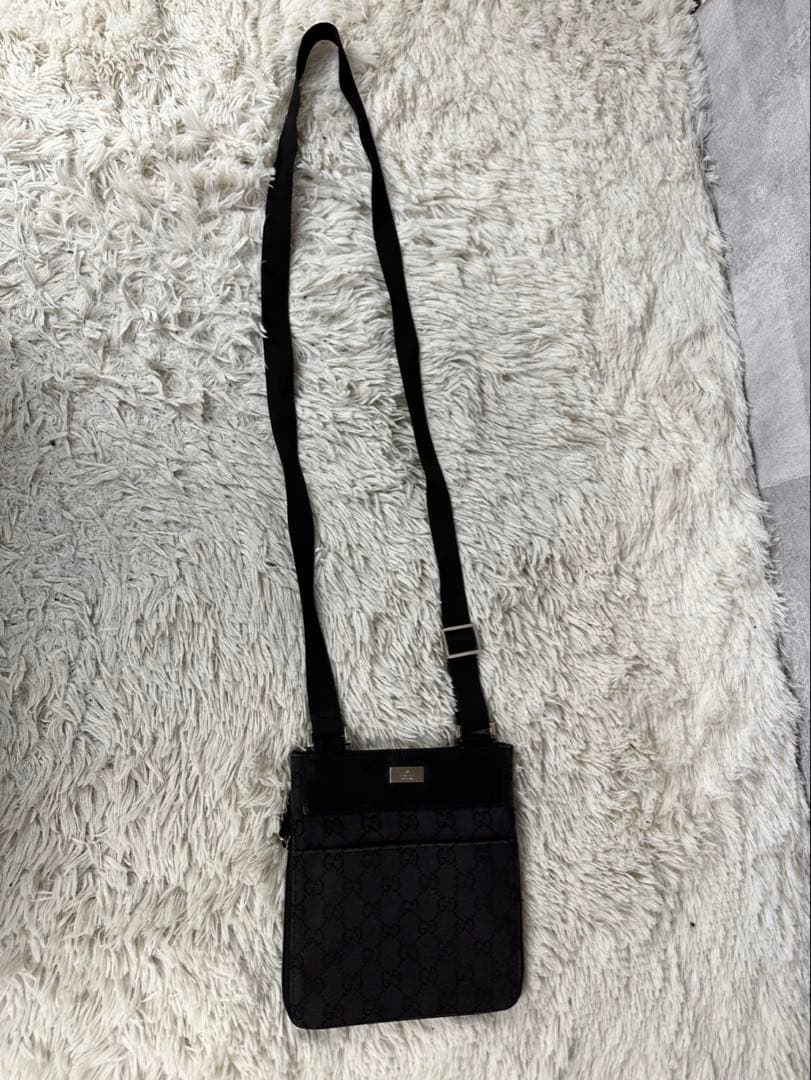 美品 グッチ キャンバス GG ショルダーバッグ 斜め掛け ファスナー ブラック