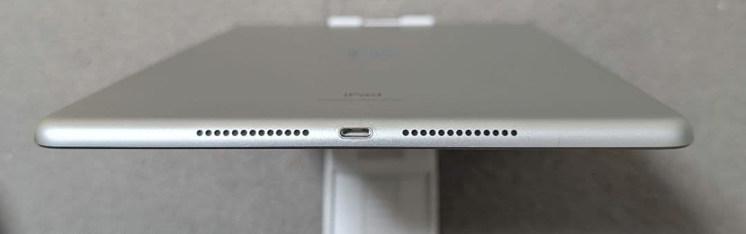 Apple iPad 第8世代 32GB Wi-FIモデルシルバー 本体