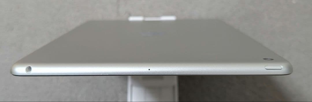 Apple iPad 第8世代 32GB Wi-FIモデルシルバー 本体