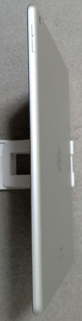 Apple iPad 第8世代 32GB Wi-FIモデルシルバー 本体