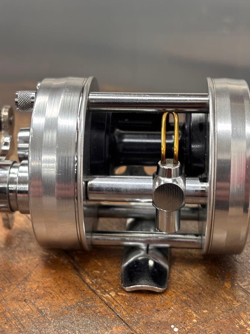 ABU Ambassadeur 2600 IAR ベイトリール