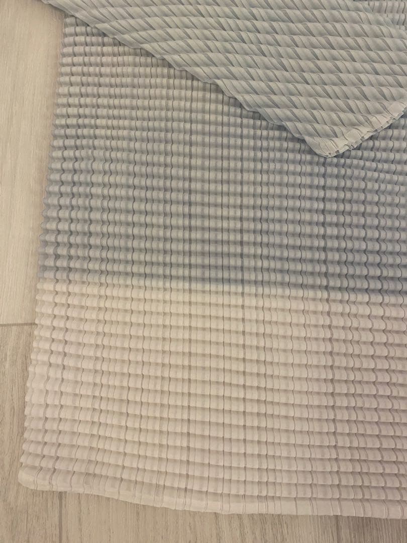 ★美品★ISSEY MIYAKE★プリーツ★ホワイト&ライトブルー★長袖★透け感