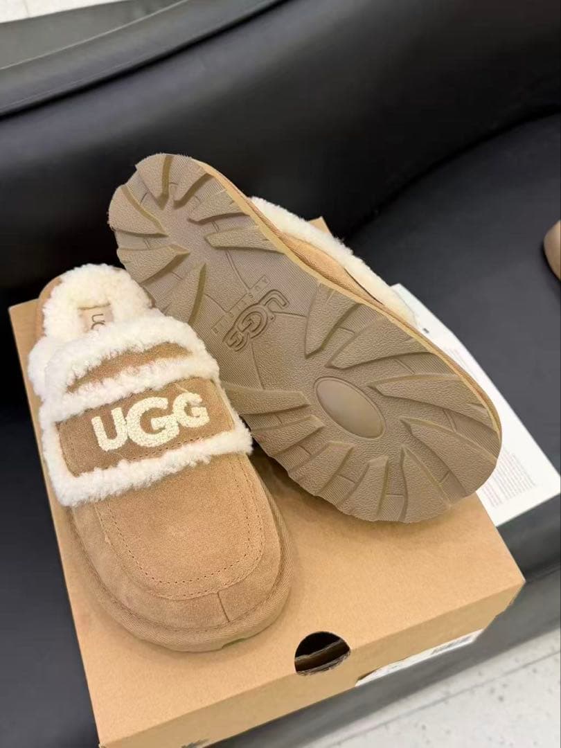 UGG スリッパ 38 平底 ムートン ファー スエード ベージュ レディース