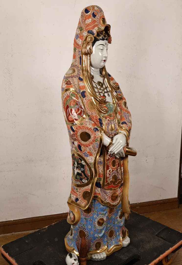 R　九谷焼　八幡窯　特大　色絵金彩観音菩薩像　置物　高90㎝　重さ15㎏