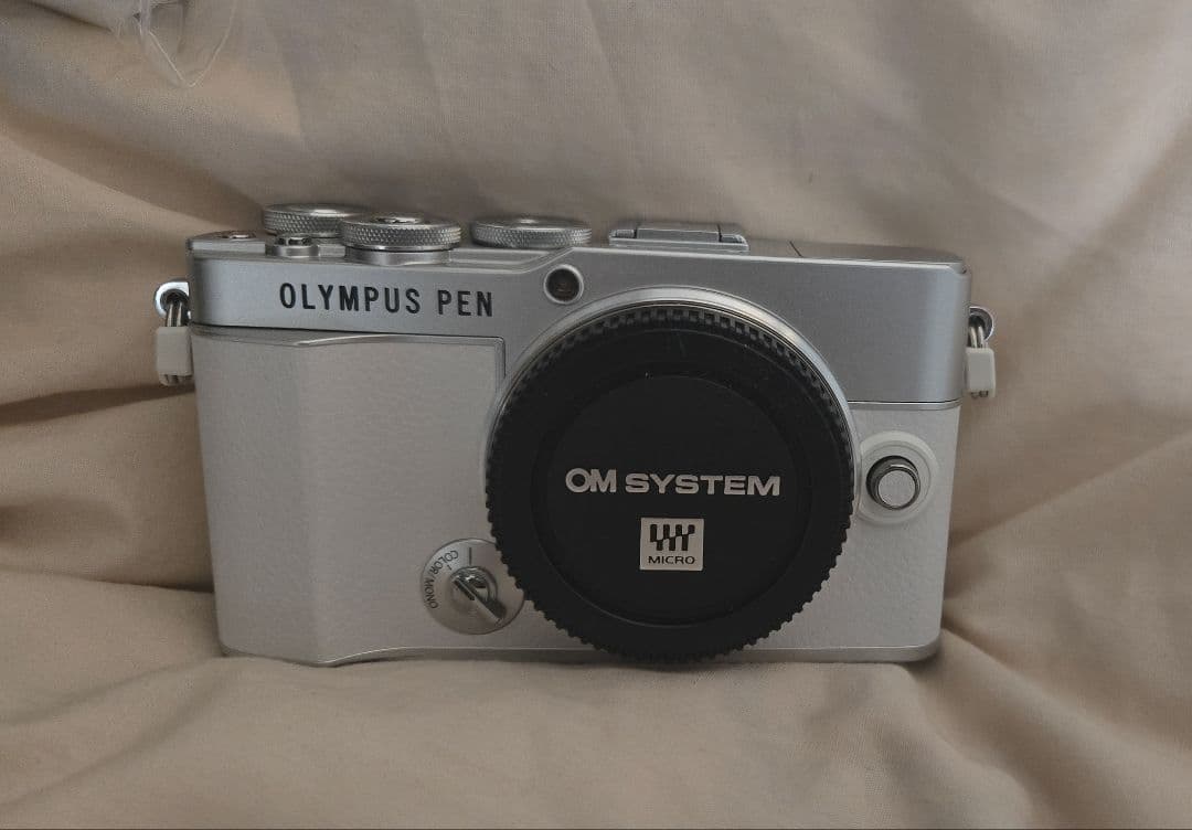 【美品】Olympus pen e-p7 白 おまけ付き