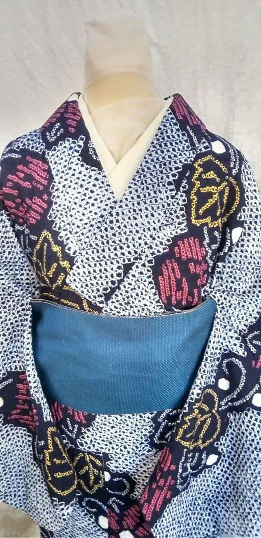有松鳴海絞り浴衣、紺色に葉っぱ柄入り