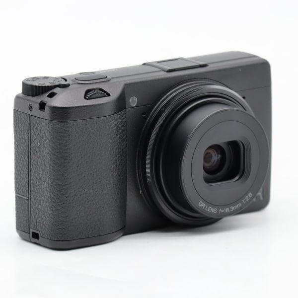 ほぼ新品 2696ショット RICOH GR III 157-0119-124