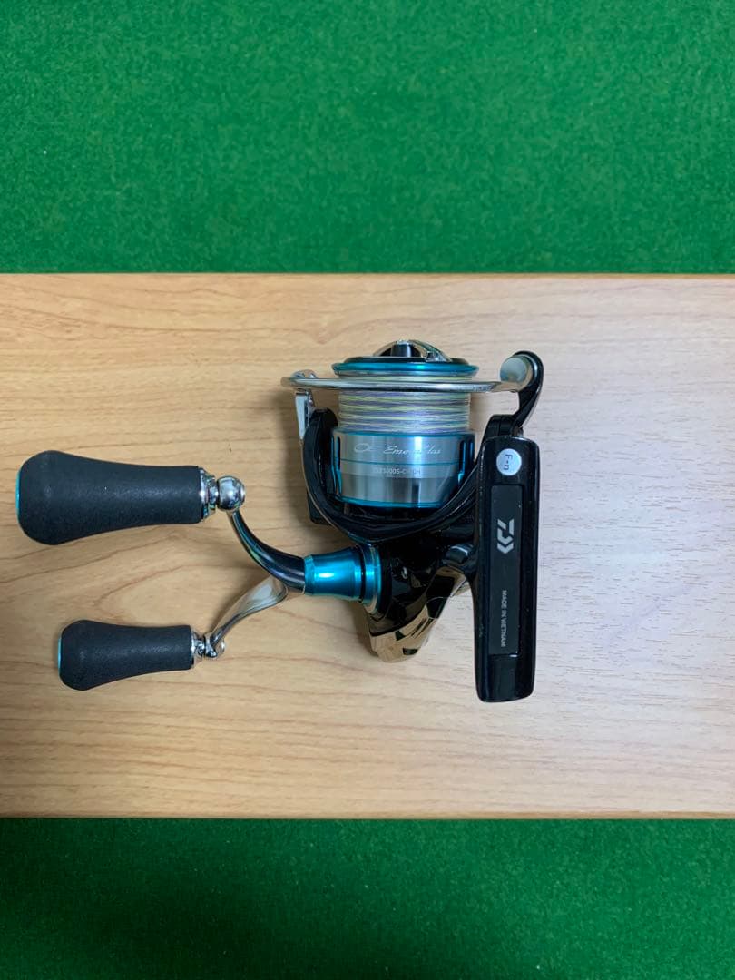 19エメラルダス　LT3000S-CH-DH スピニングリール