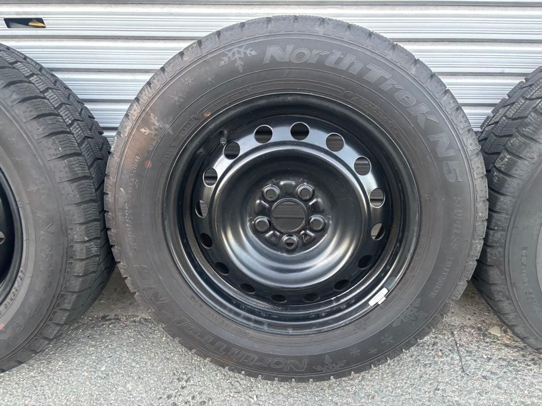 195/65/15 5穴　PCD100 2022年36週目製造　スタッドレス