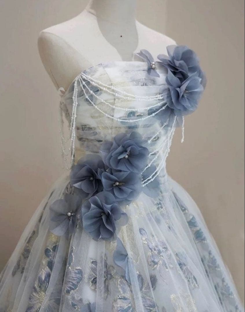 カラードレス ウェディングドレス　結婚式　前撮り　二次会