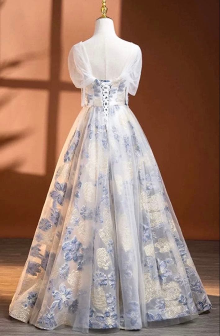 カラードレス ウェディングドレス　結婚式　前撮り　二次会