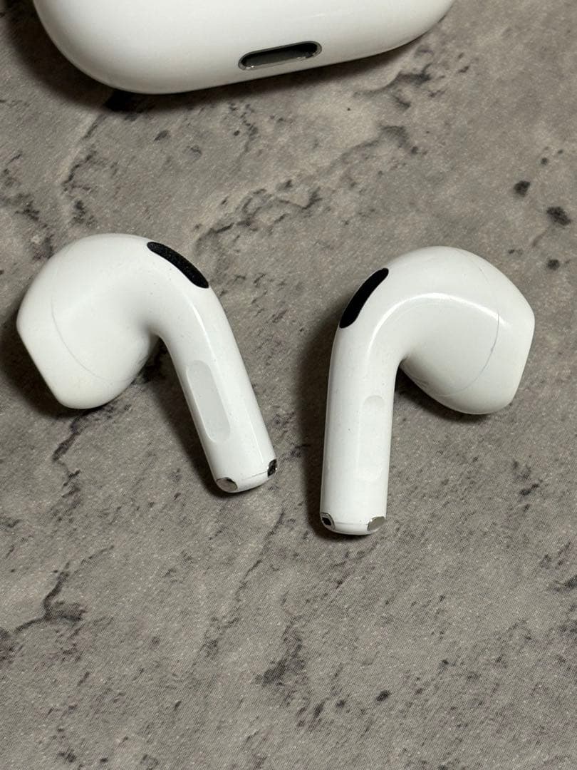 Apple AirPods 4 ノイキャン非搭載モデル