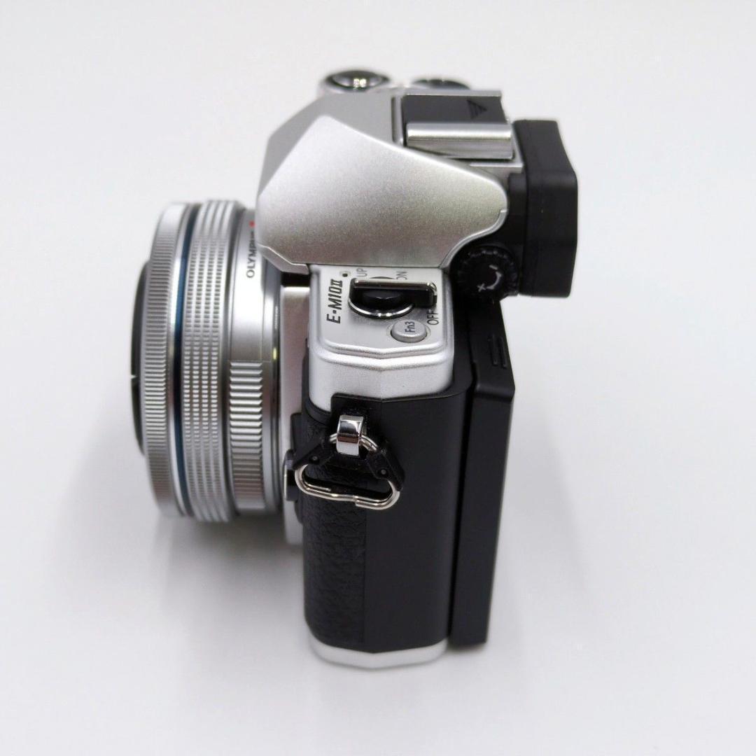 【極美品】OLYMPUS OM-D E-M10 MarkⅡ ダブルズームキット