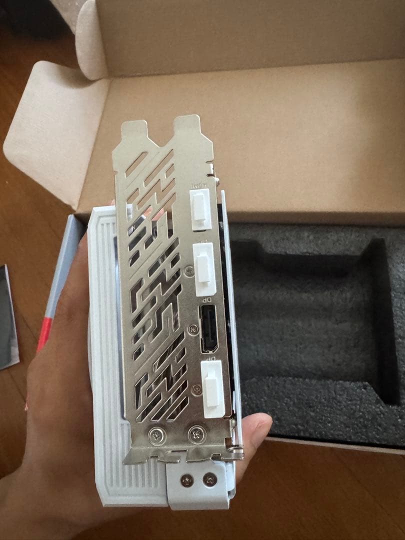 ASRock Radeon RX 9070 16GB グラフィックカード