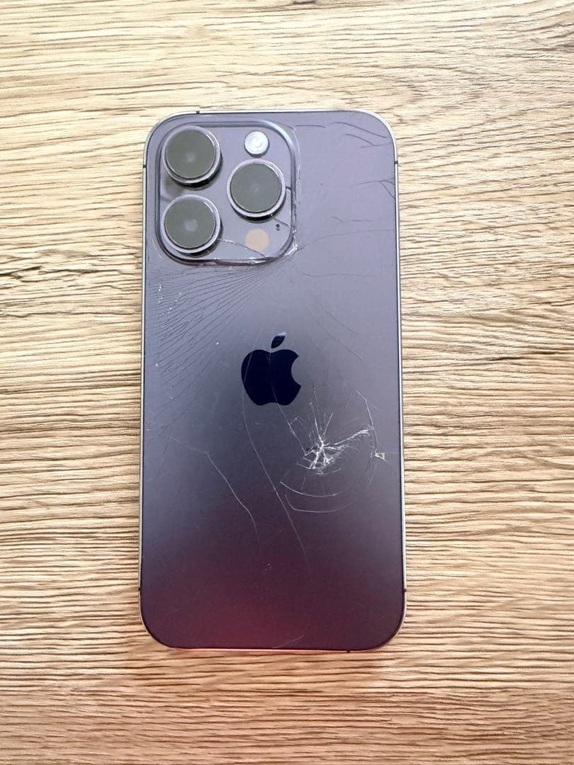 S*o様 iPhone 14 Pro 256GB ディープパープル　背面割れ　ジ