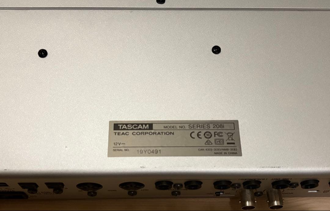 TASCAM SERIES 208i オーディオインターフェイス