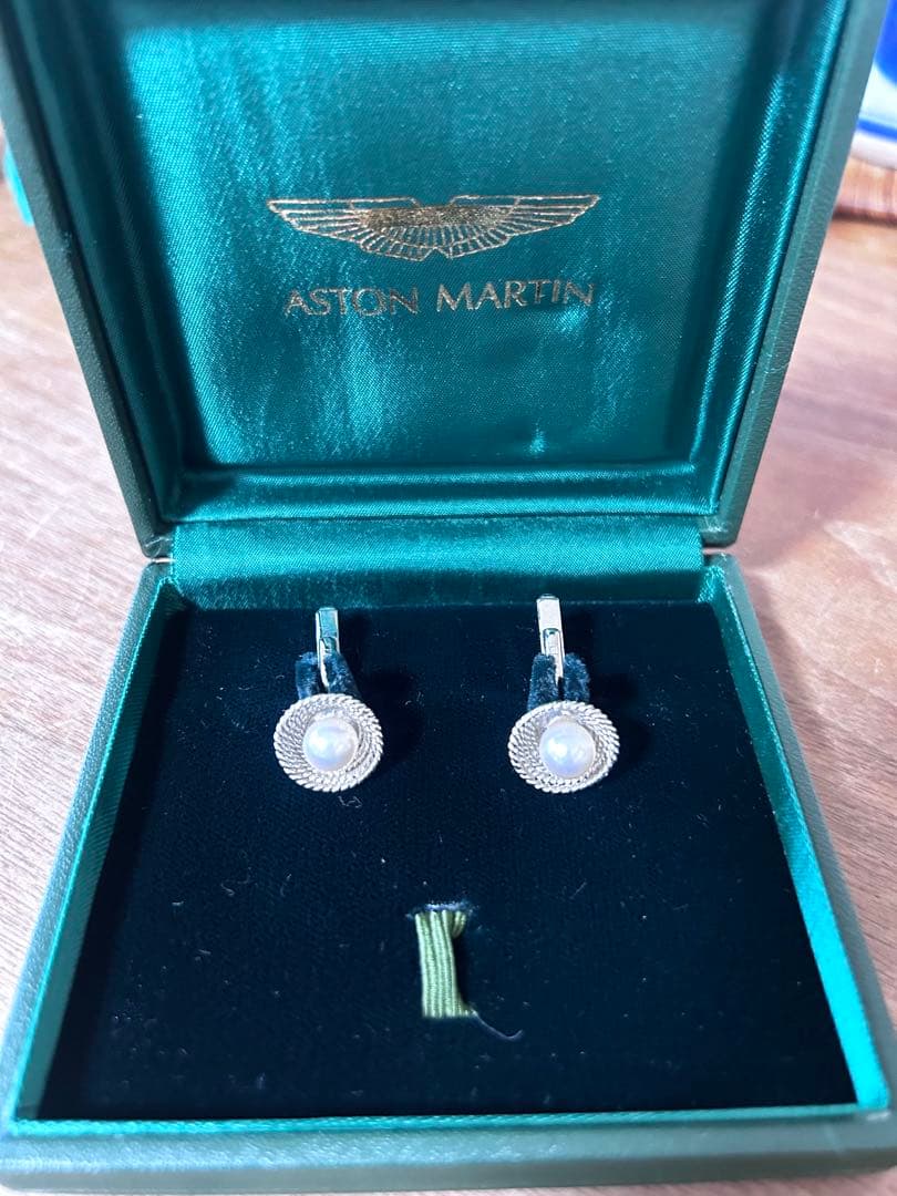 アストンマーティン　パール　カフス
