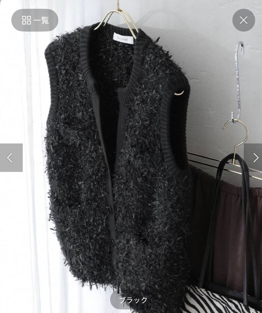 新品未使用！la Totaliteブラックファーノースリーブベスト