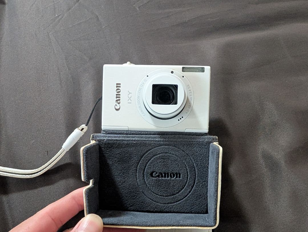 ☆値下げ☆　Canon IXY1 専用ケース付き　コンパクトデジタルカメラ