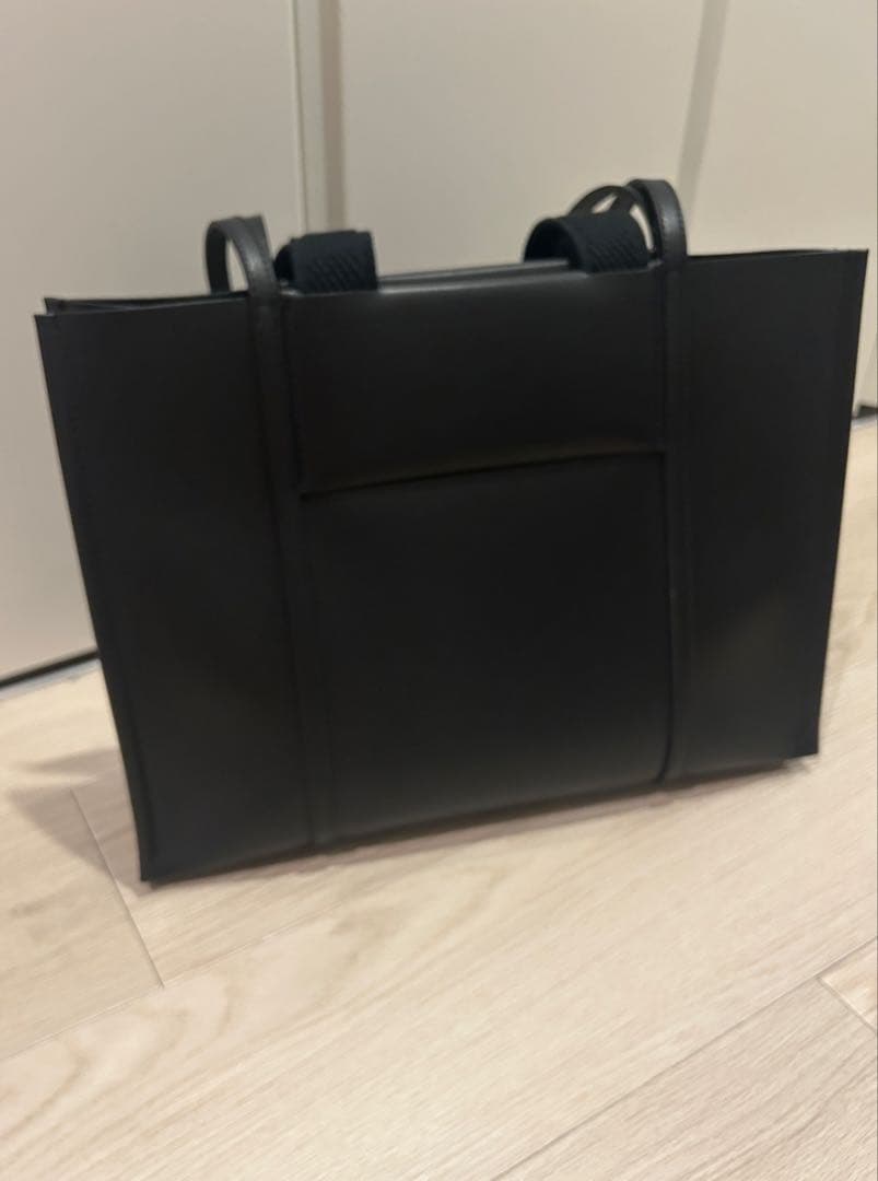 Charles & Keith ダブルハンドルトートバッグ